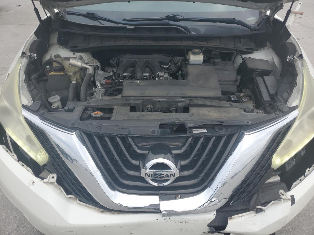 2015 Nissan Murano - Image 12