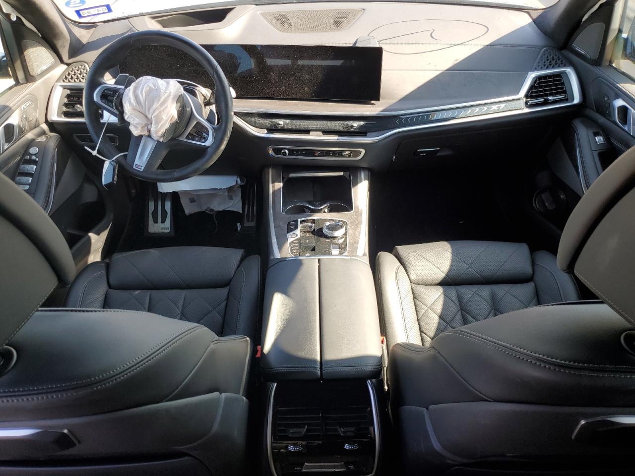2024 BMW X7 - Image 8