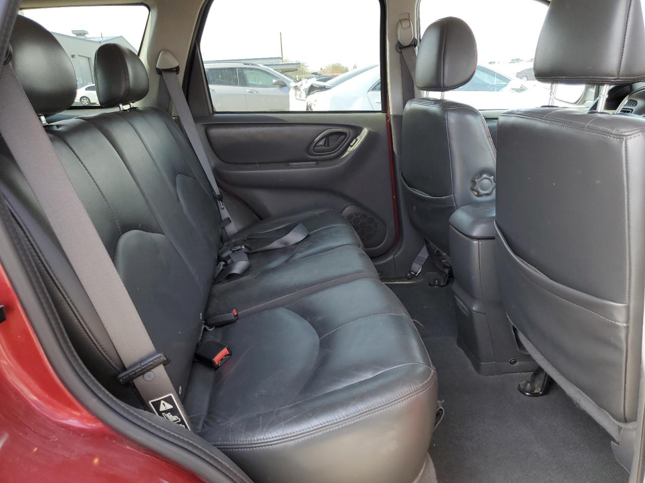 2004 Mazda Tribute - Image 11