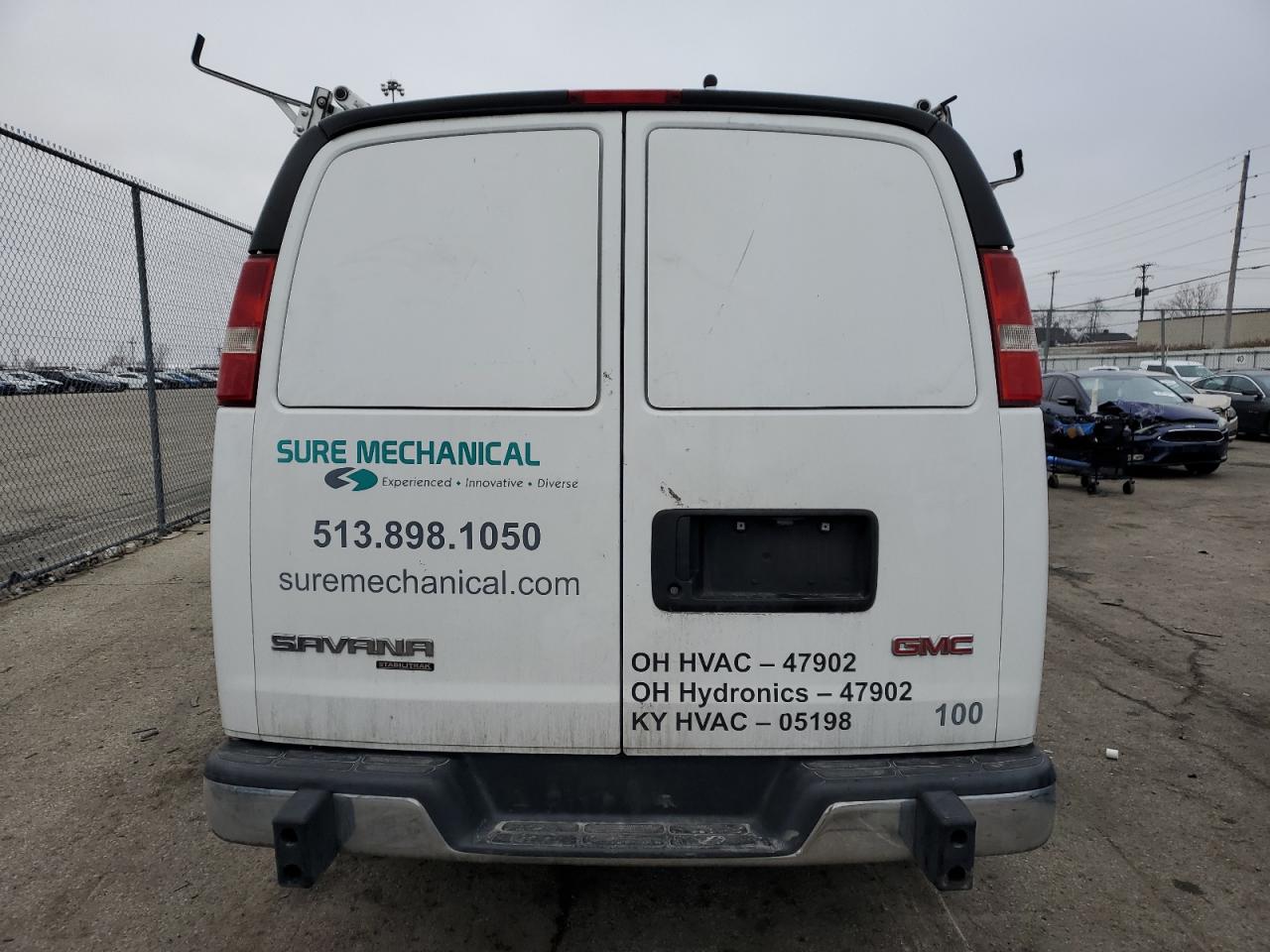 2016 GMC Savana - Image 6