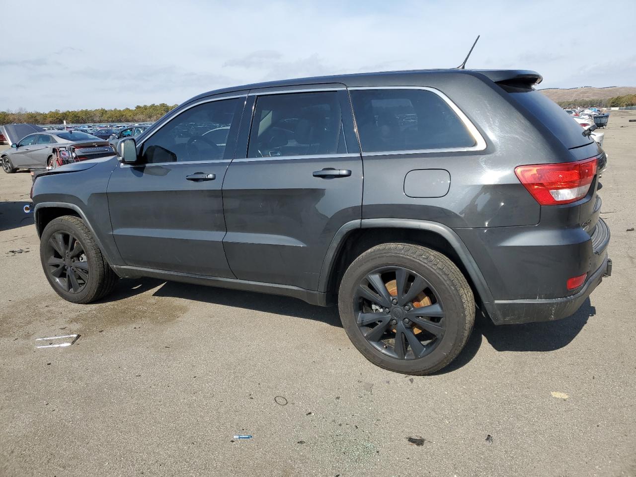 2011 Jeep Grand Cherokee - Image 2