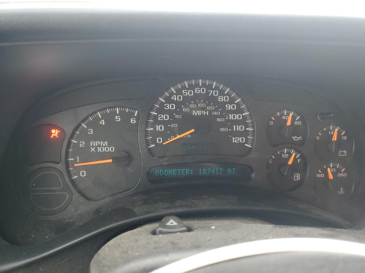 2005 Chevrolet Silverado - Image 9