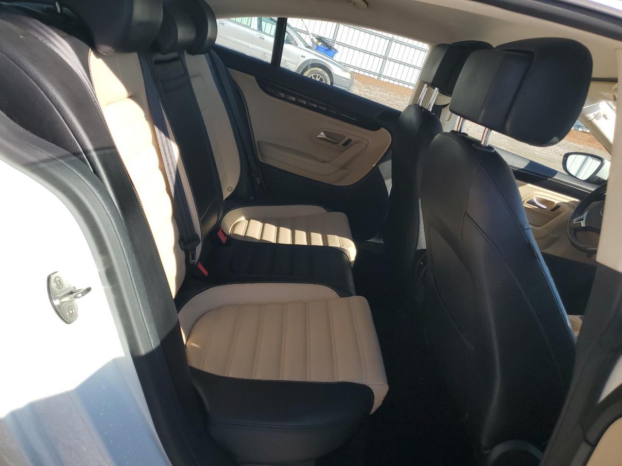 2016 Volkswagen Passat CC - Image 11