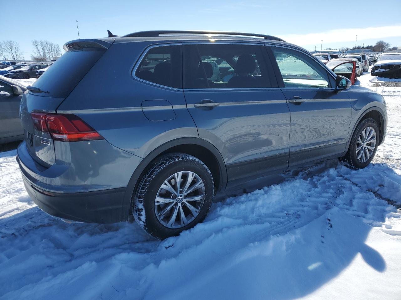 2019 Volkswagen Tiguan - Image 3