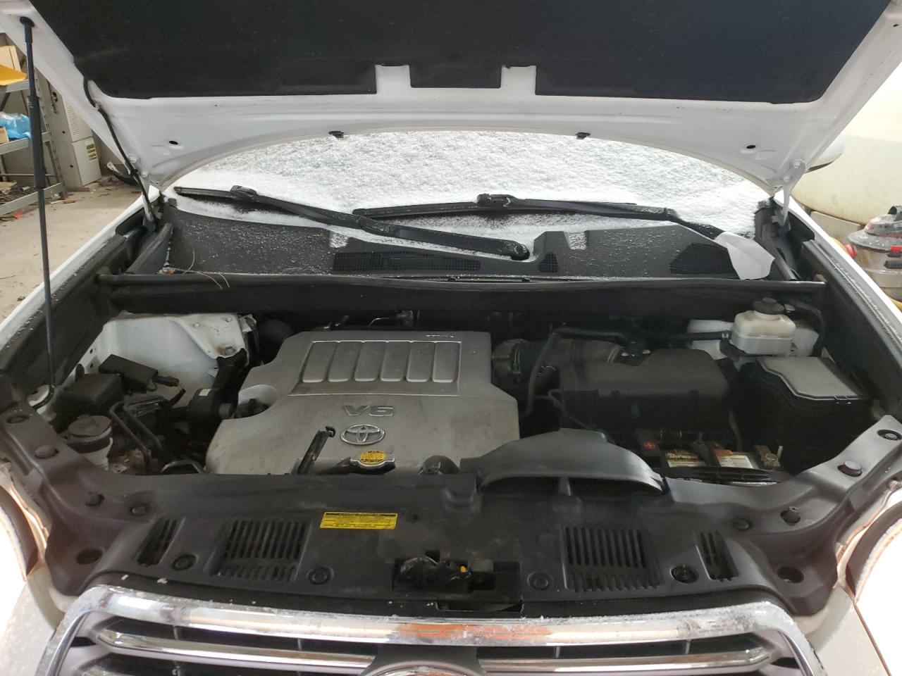 2010 Toyota Highlander - Image 12