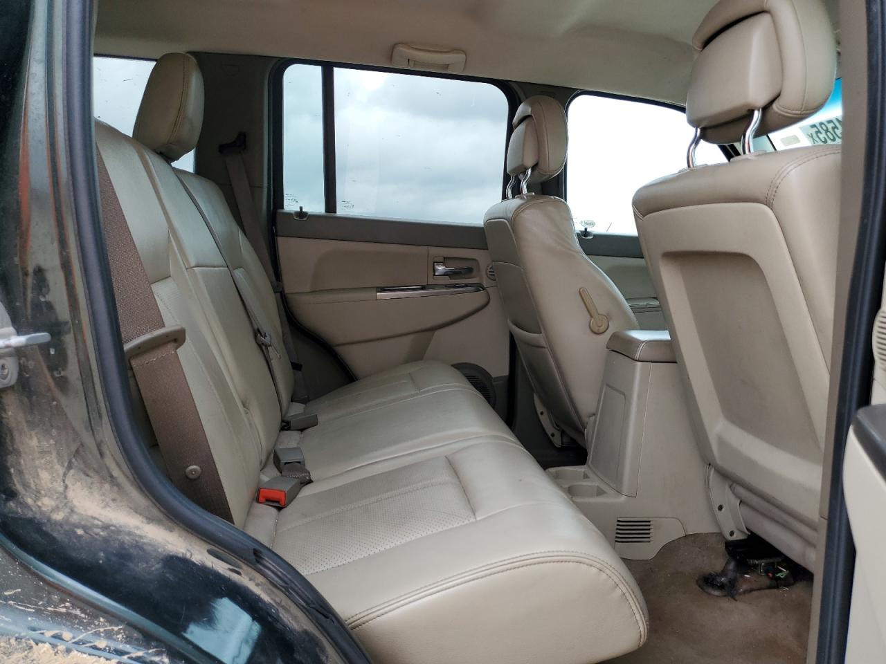 2011 Jeep Liberty (North America) - Image 11