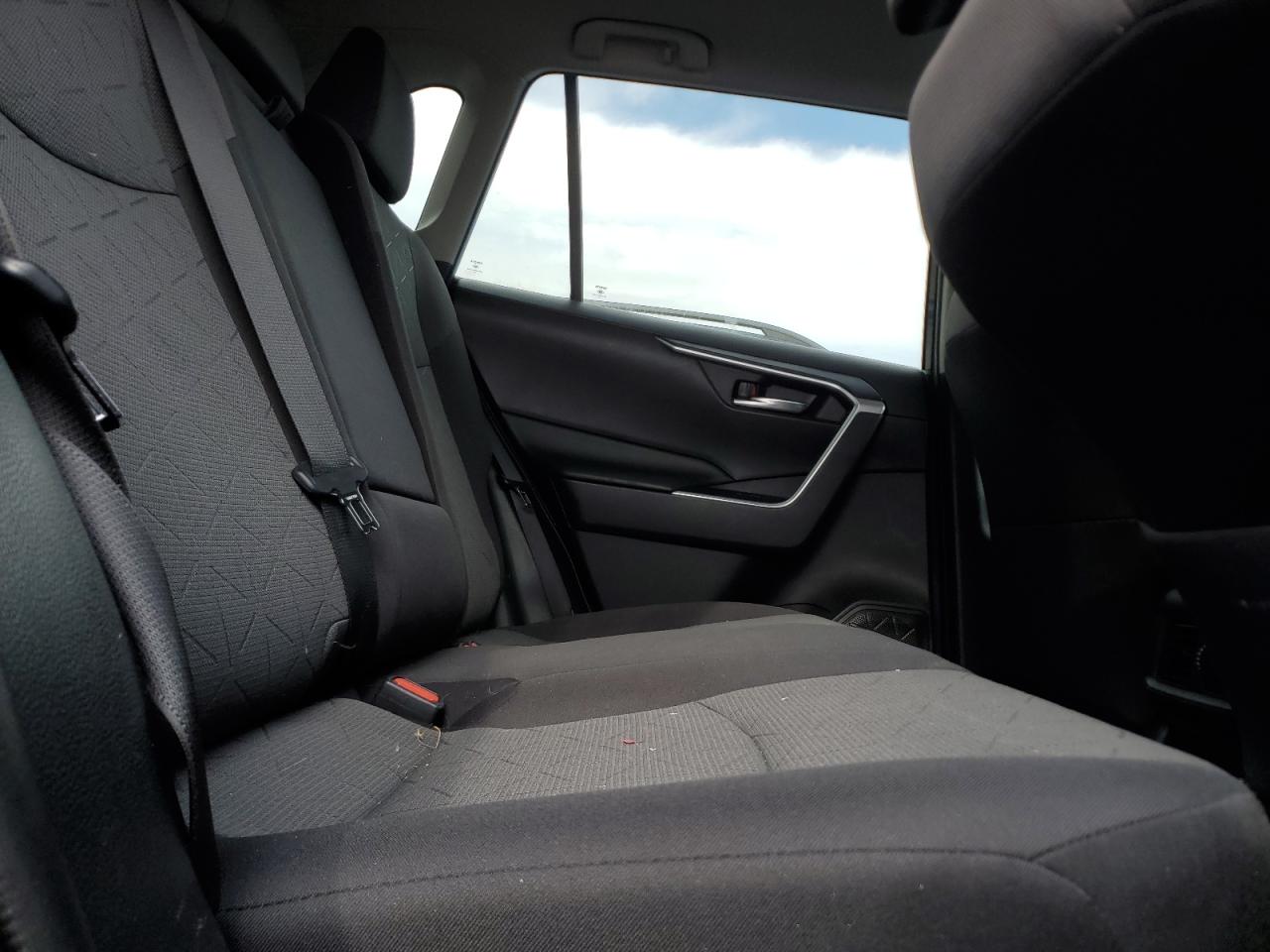 2020 Toyota RAV 4 - Image 11