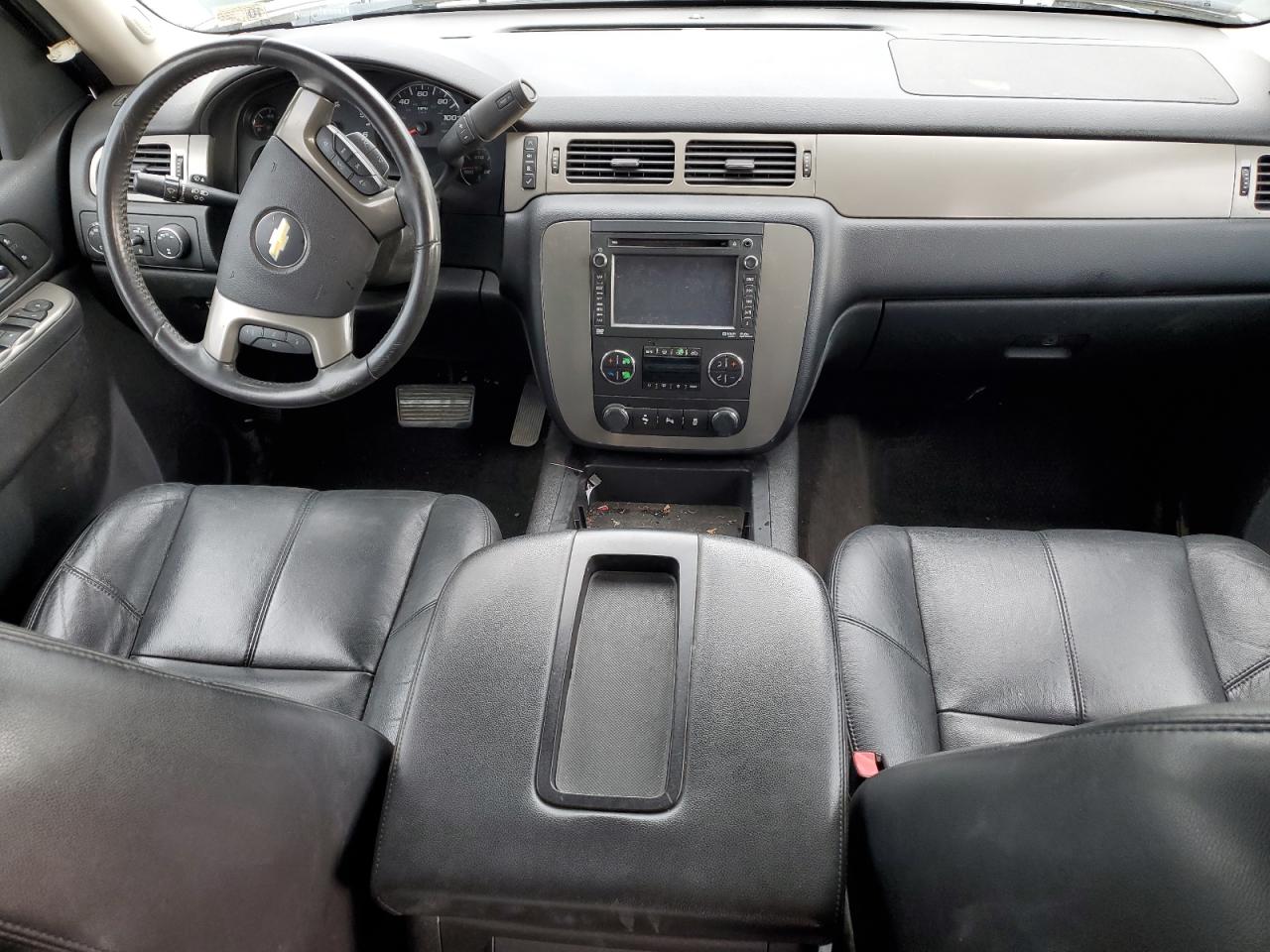 2013 Chevrolet Avalanche - Image 8