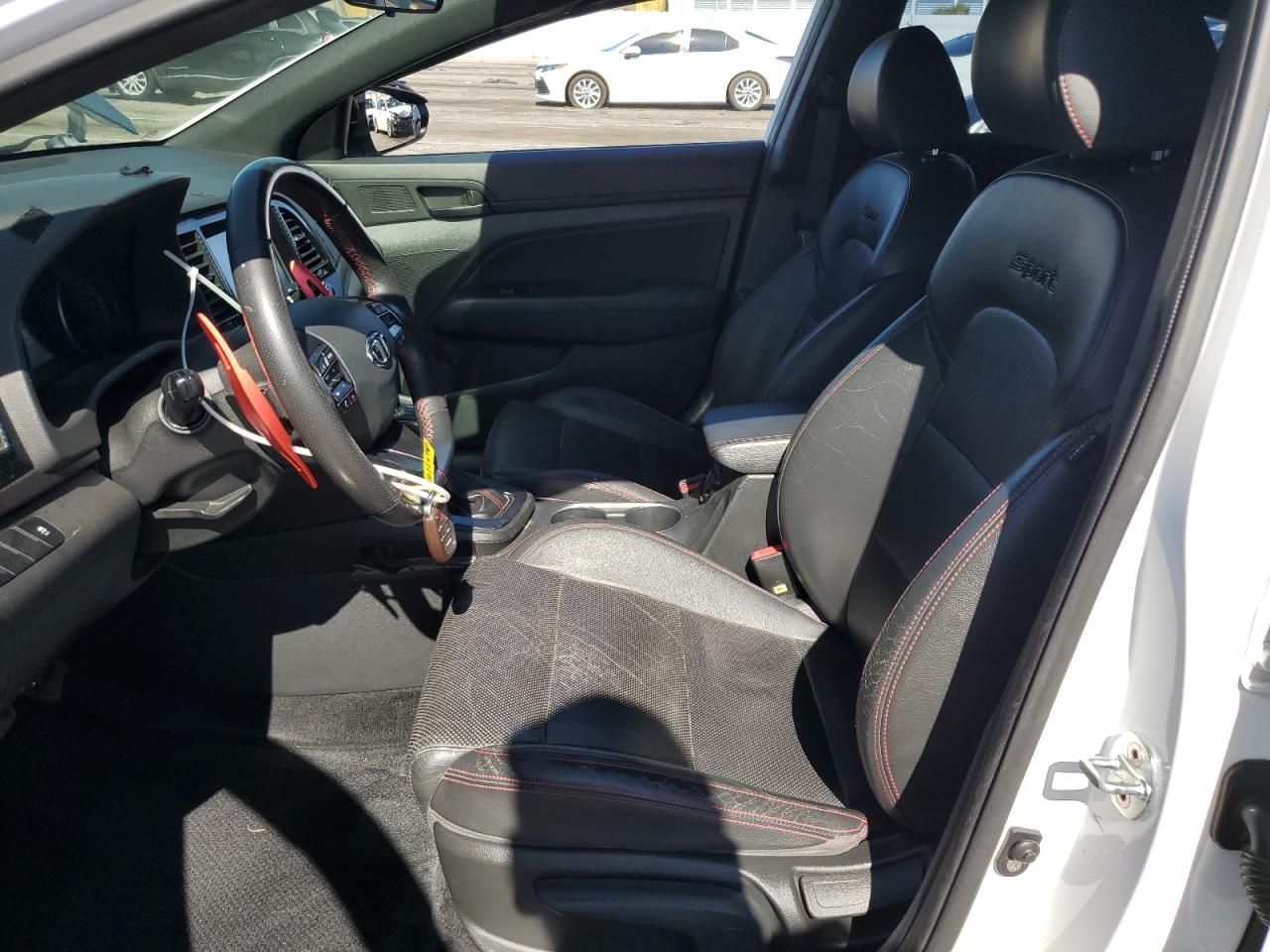 2017 Hyundai Elantra - Image 7