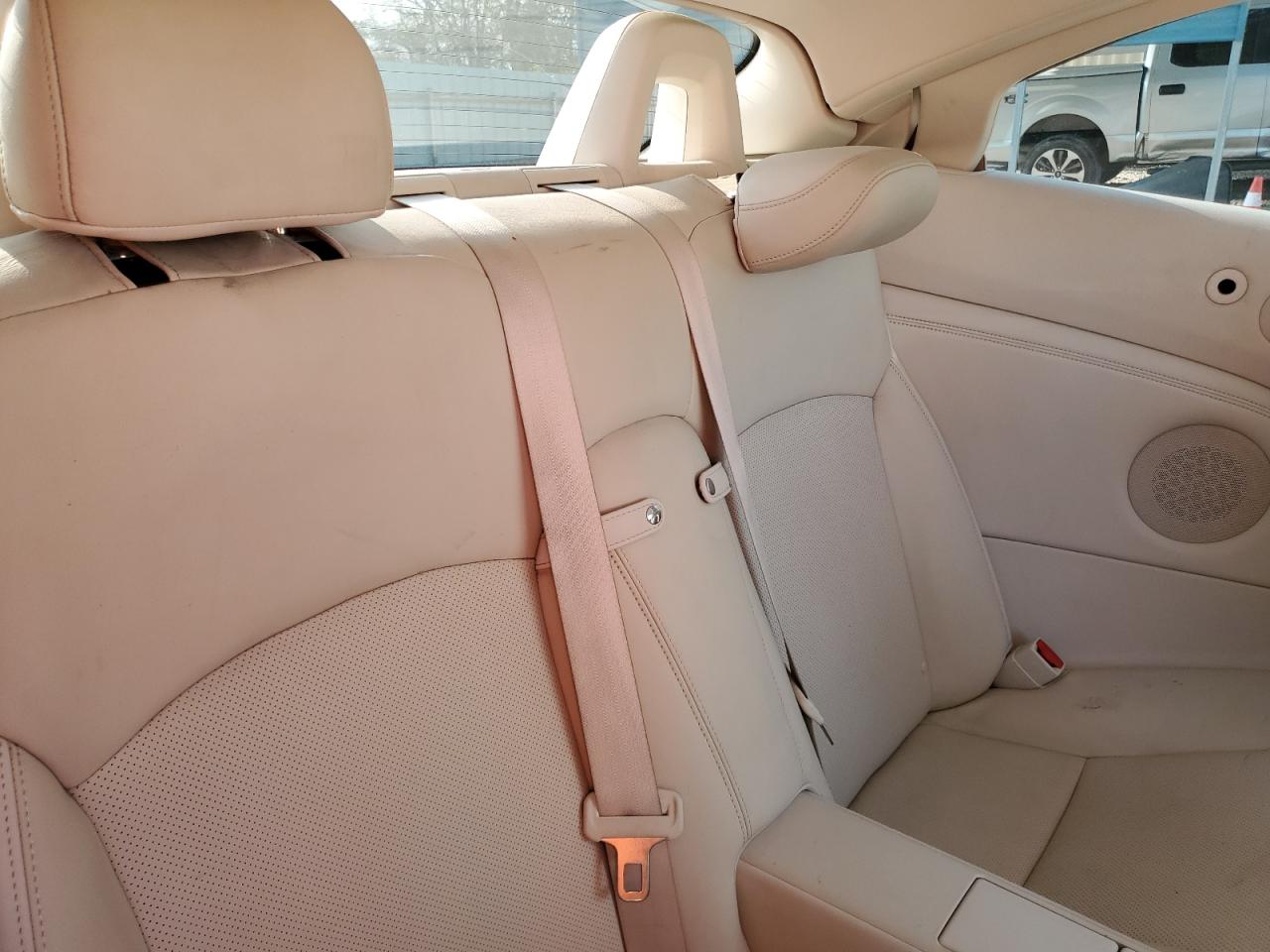 2011 Lexus IS - Image 10