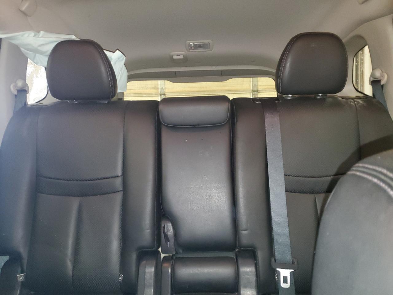 2017 Nissan Rogue - Image 10