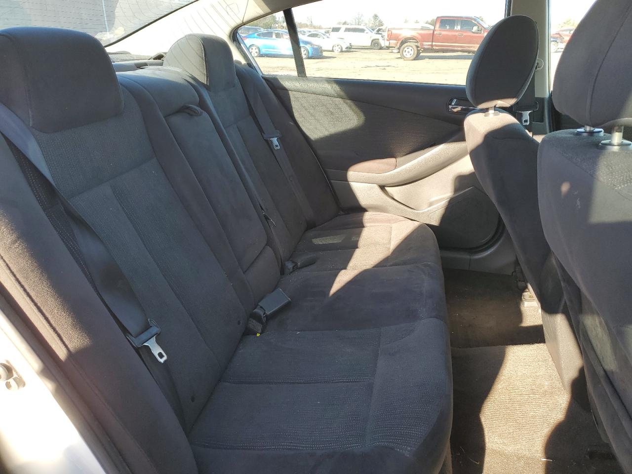 2010 Nissan Altima - Image 10
