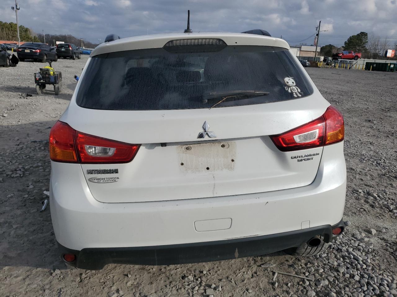 2013 Mitsubishi Outlander - Image 6