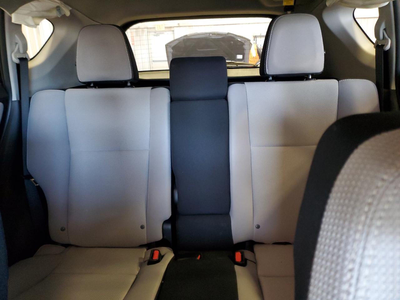 2016 Toyota RAV 4 - Image 10