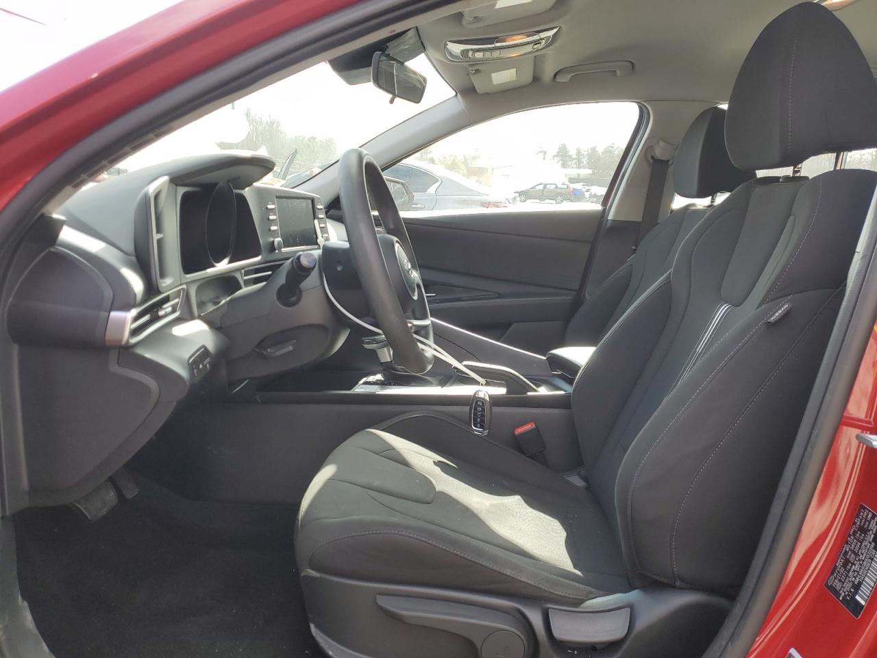 2022 Hyundai Elantra - Image 7
