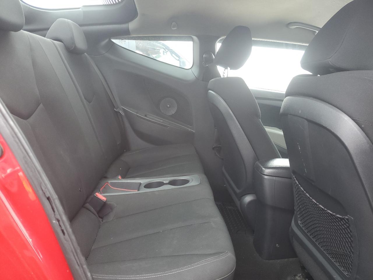 2013 Hyundai Veloster - Image 10