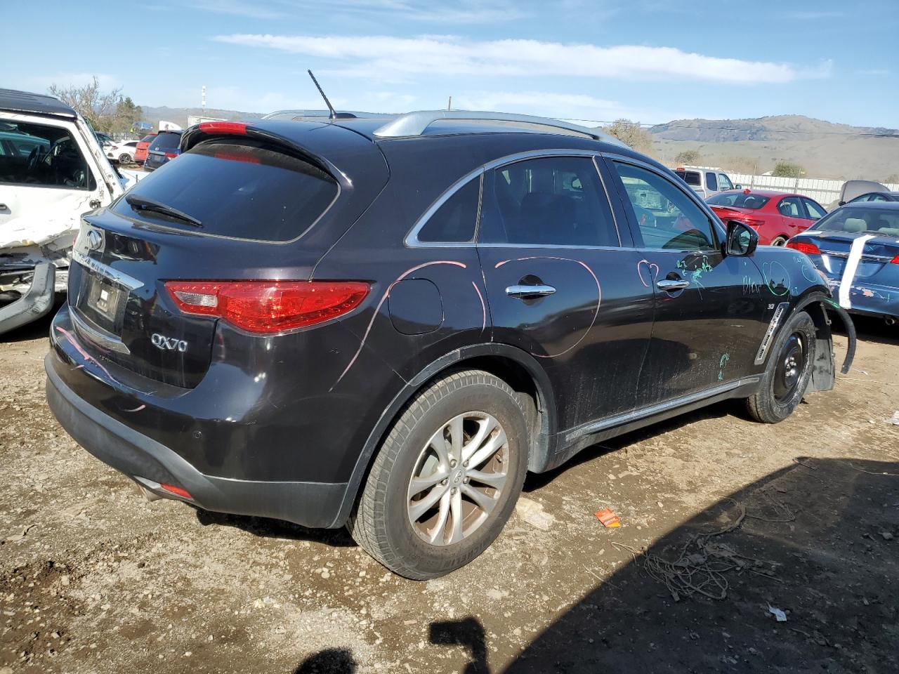 2015 Infiniti QX70 - Image 3