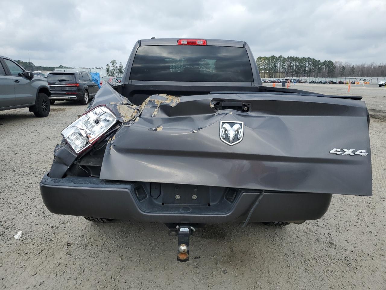 2016 RAM 1500 - Image 6