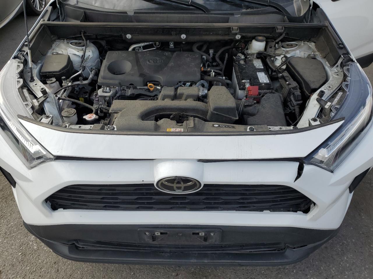 2023 Toyota RAV 4 - Image 12