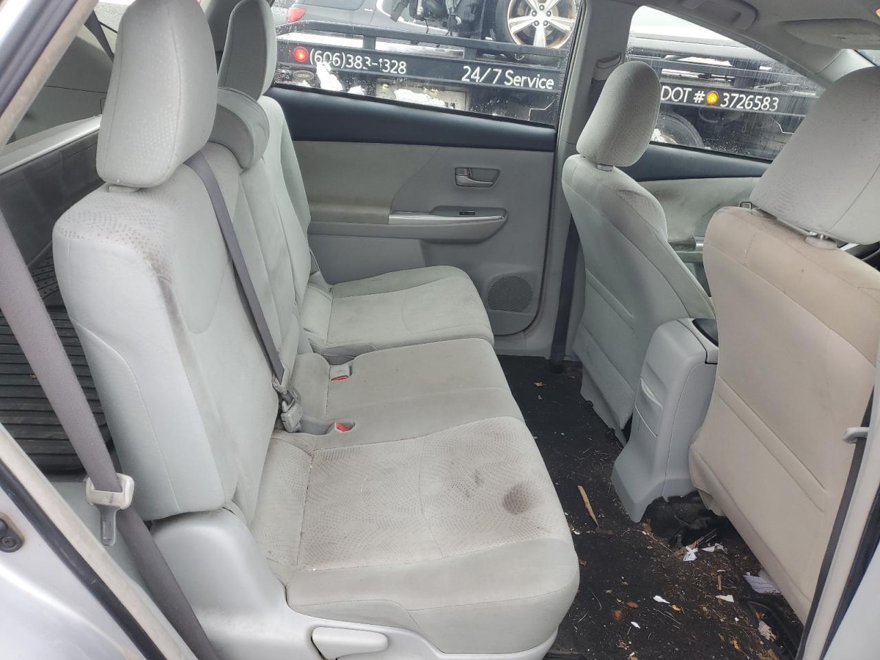 2014 Toyota Prius - Image 10