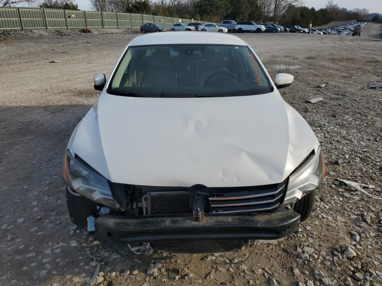 2015 Volkswagen Passat - Image 5