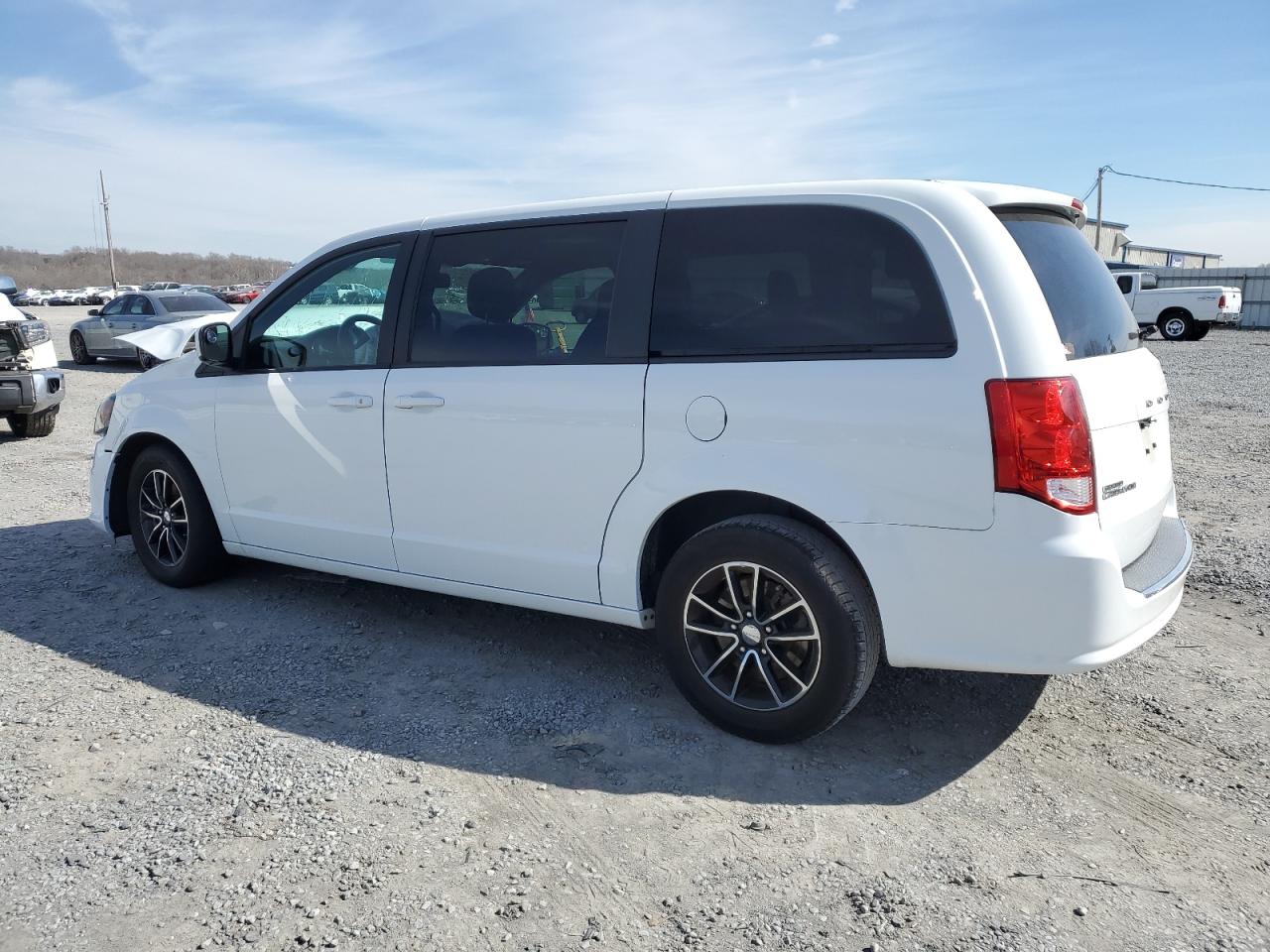2019 Dodge Caravan - Image 2