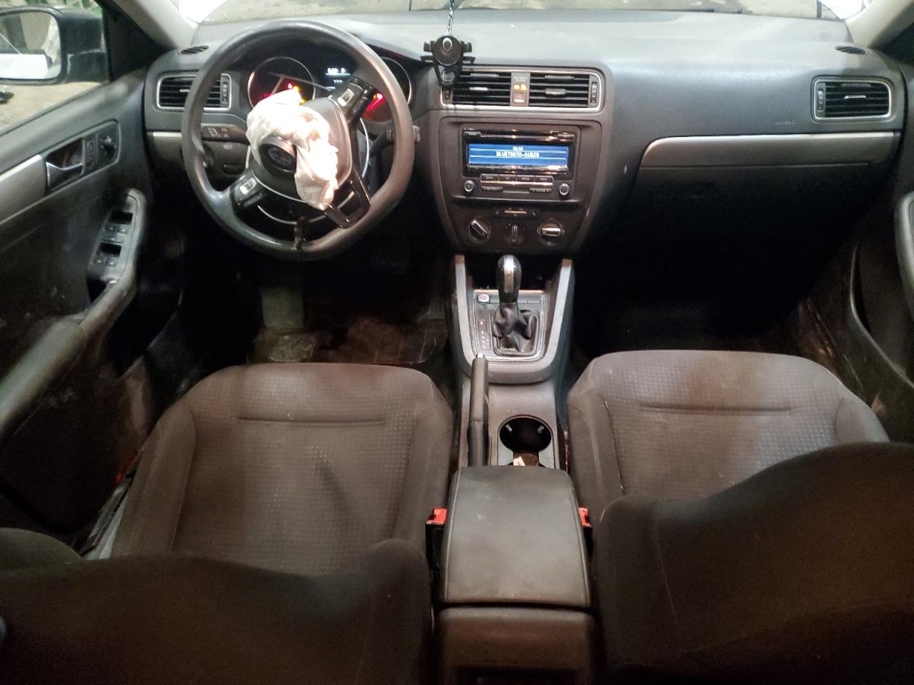 2015 Volkswagen Jetta - Image 8