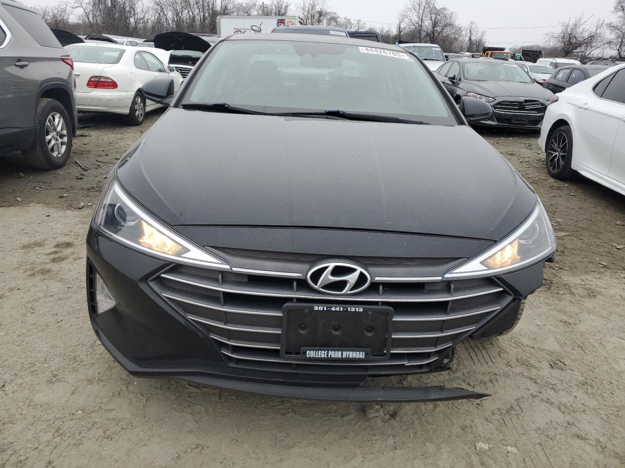 2019 Hyundai Elantra - Image 5