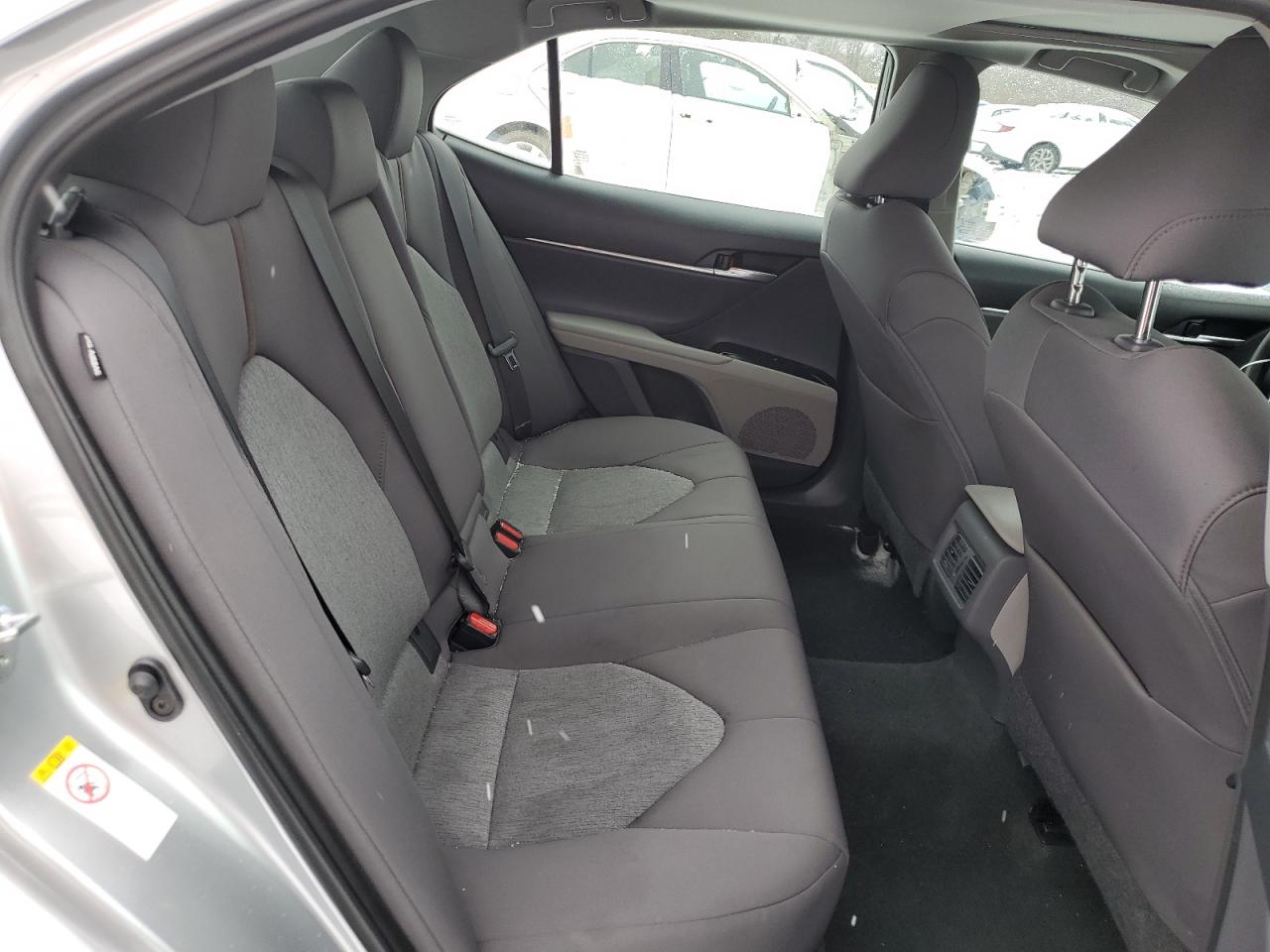 2018 Toyota Camry - Image 10