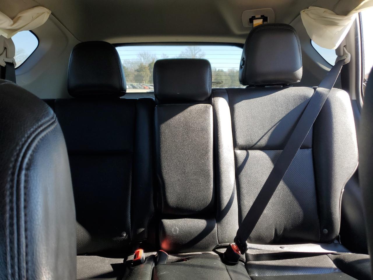 2015 Toyota RAV 4 - Image 10