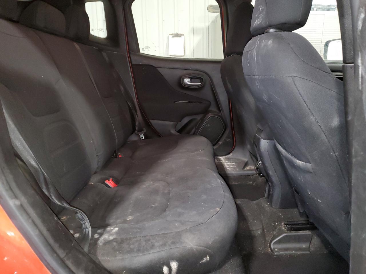 2019 Jeep Renegade - Image 12