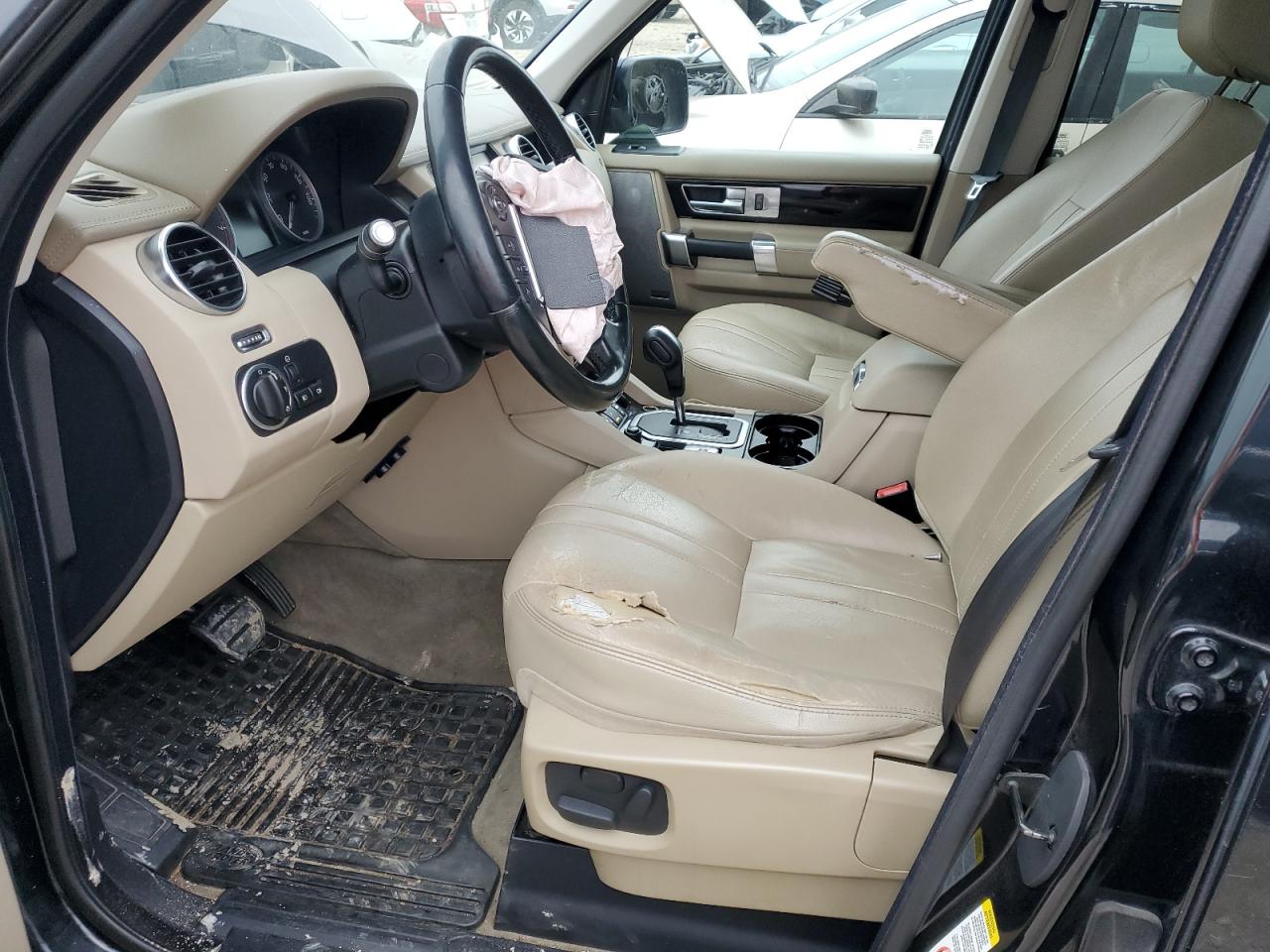 2012 Land Rover LR4 - Image 7