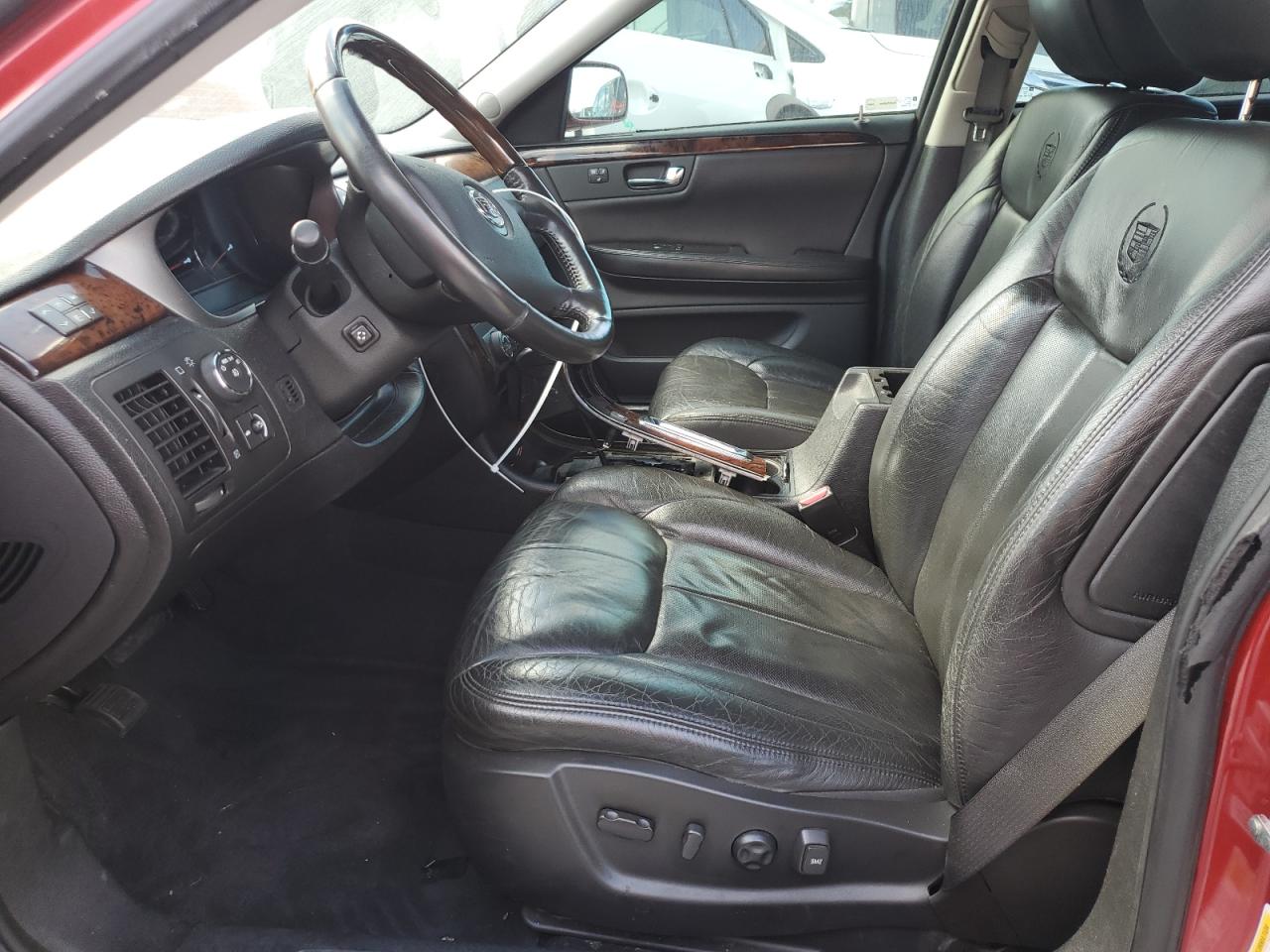 2011 Cadillac DTS - Image 7