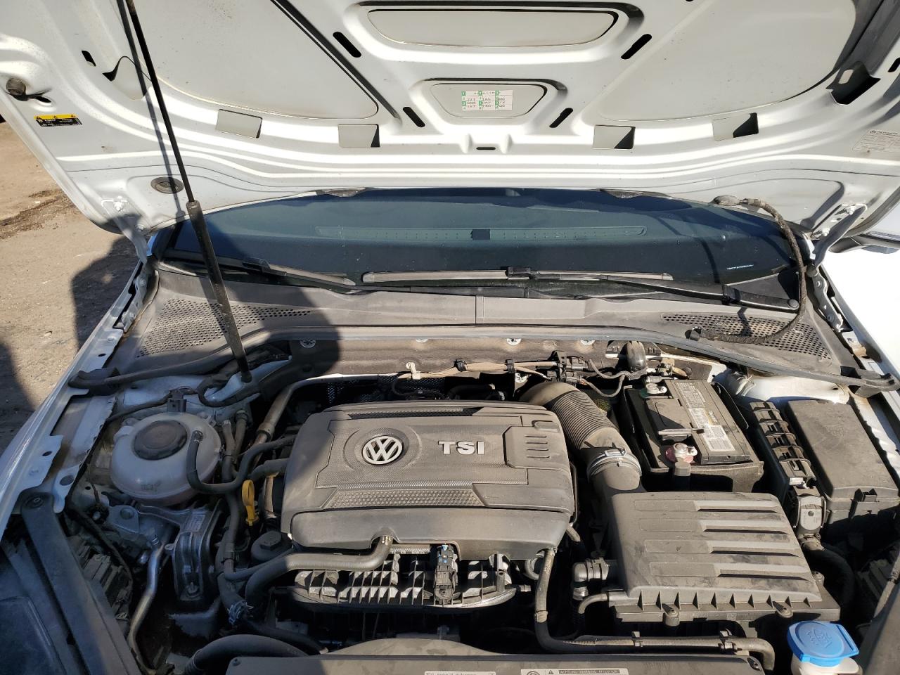 2019 Volkswagen GTI - Image 11