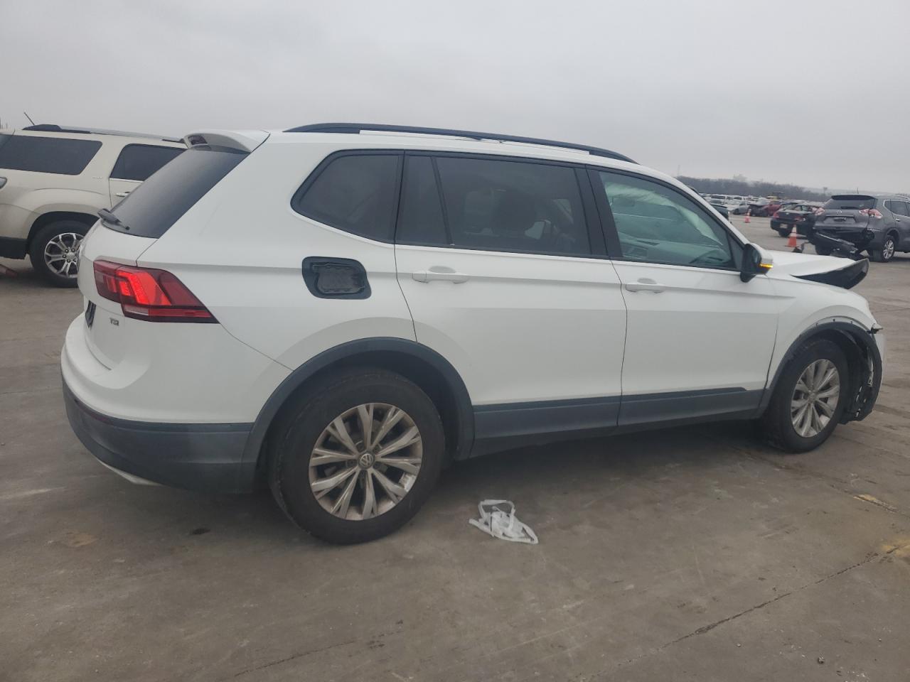 2018 Volkswagen Tiguan - Image 3