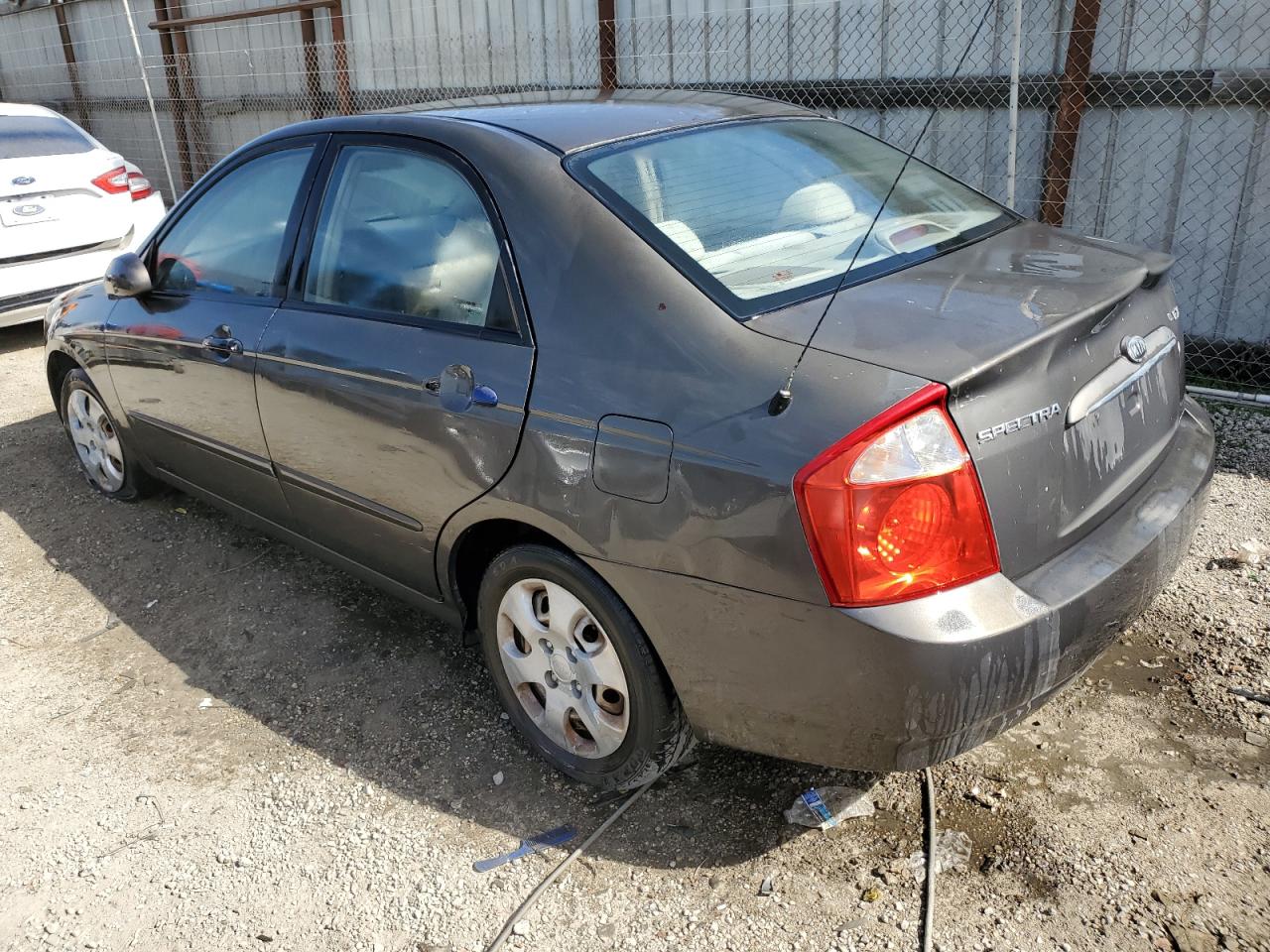 2005 Kia Spectra - Image 2