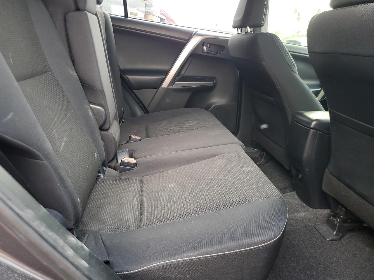 2018 Toyota RAV 4 - Image 11