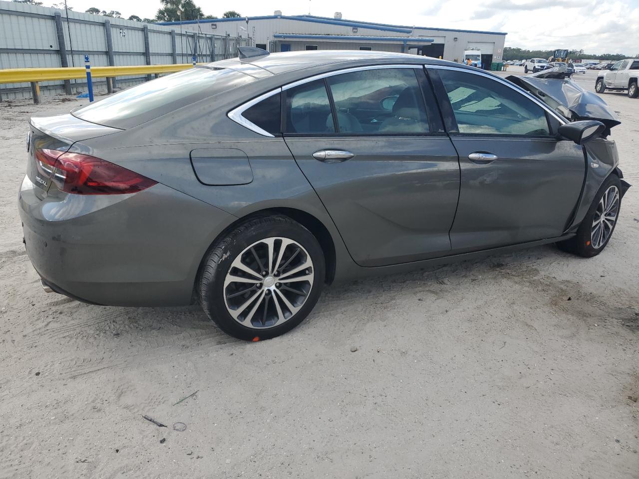 2018 Buick Regal - Image 3