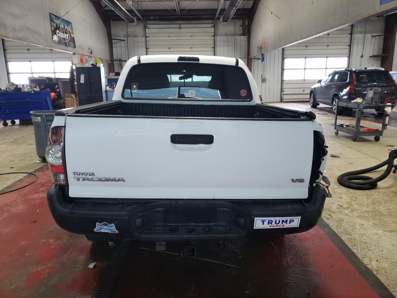 2014 Toyota Tacoma - Image 6