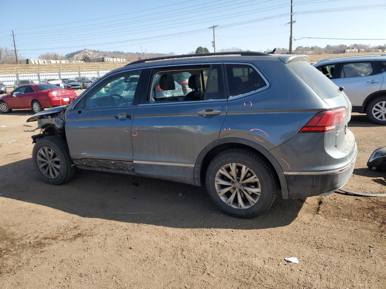 2018 Volkswagen Tiguan - Image 2