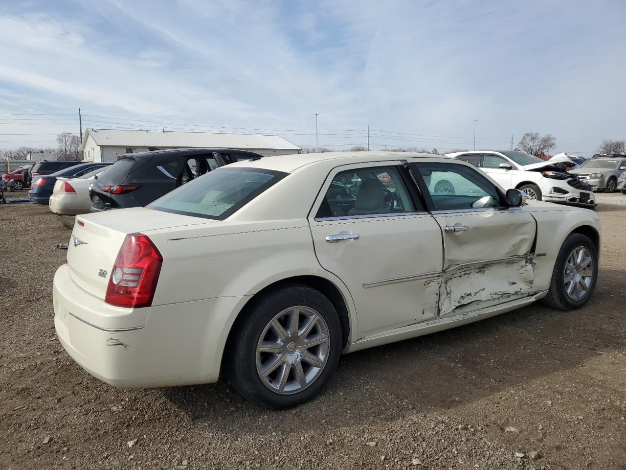 2010 Chrysler 300 - Image 3