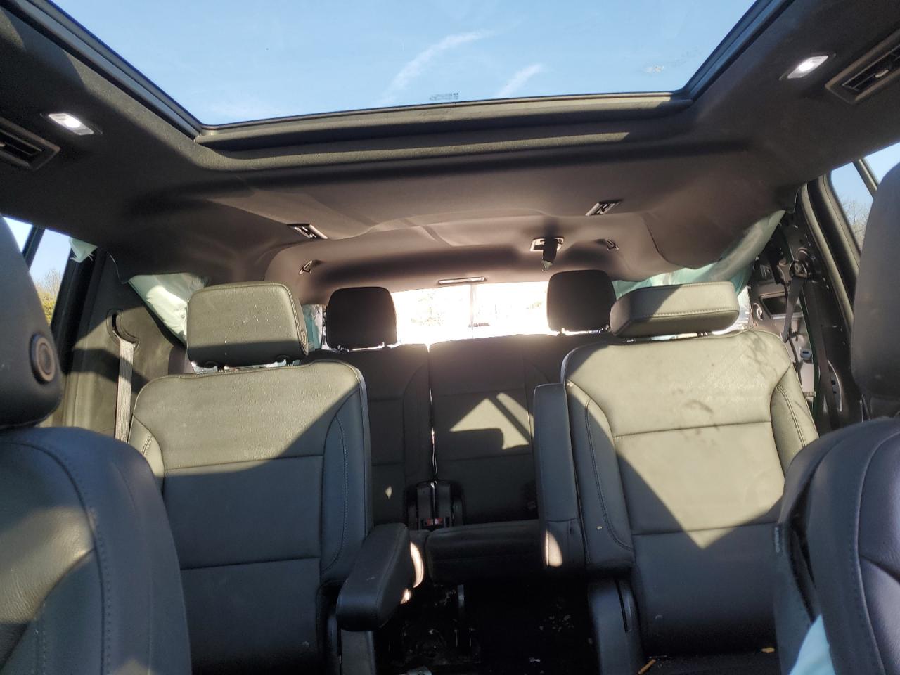 2022 Chevrolet Suburban - Image 10