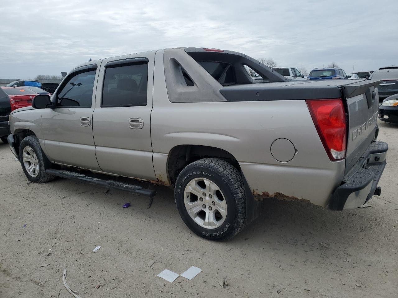 2006 Chevrolet Avalanche - Image 2