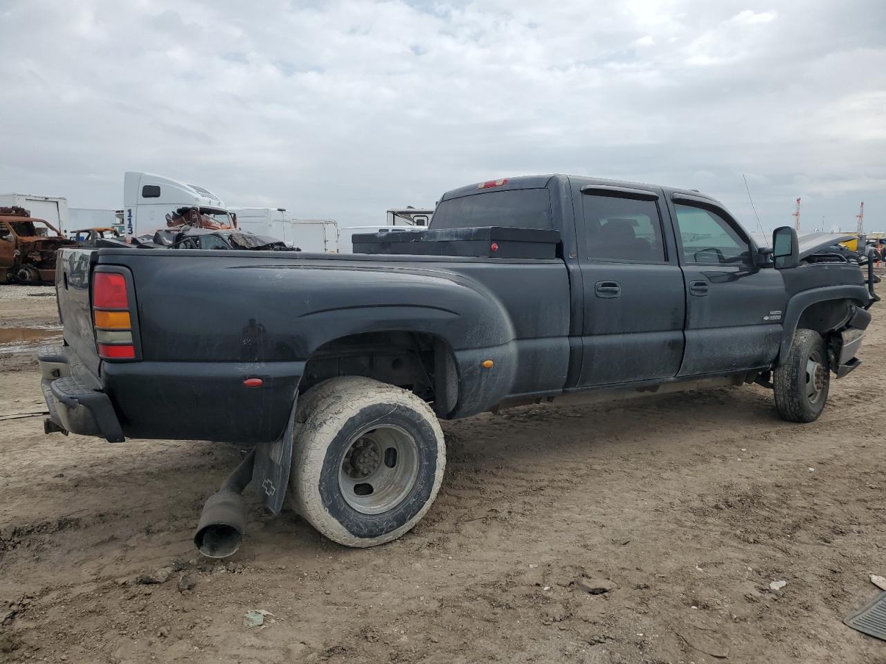 2007 Chevrolet Silverado - Image 4