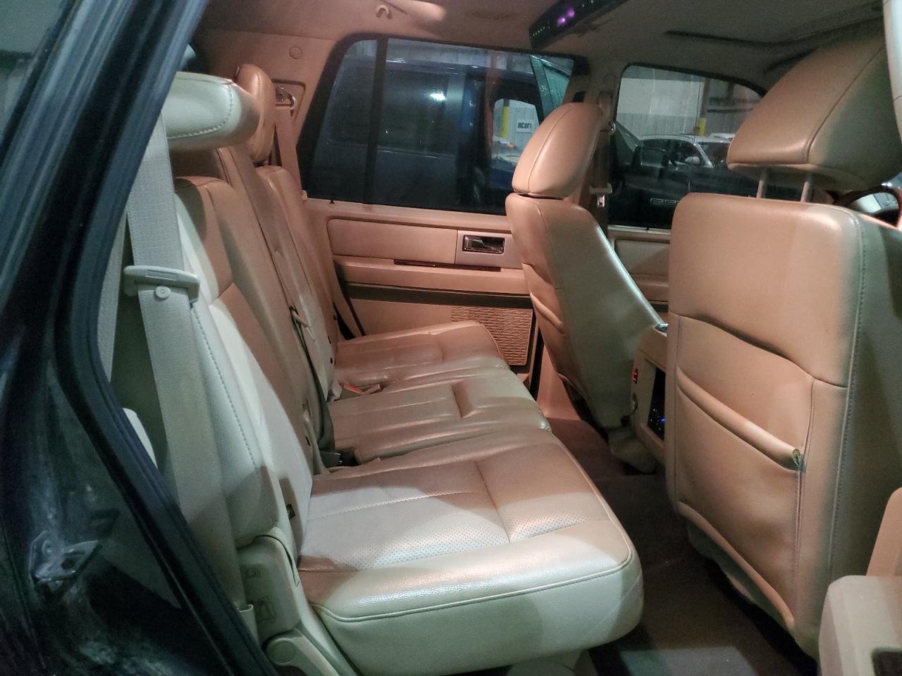 2010 Ford Expedition - Image 11