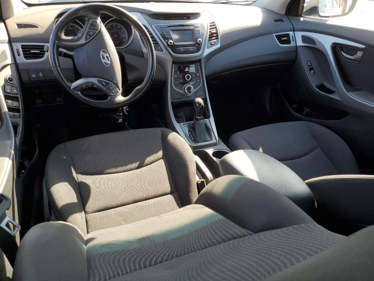 2015 Hyundai Elantra - Image 8