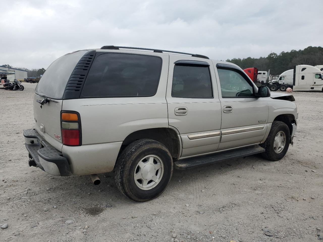 2005 GMC Yukon - Image 3