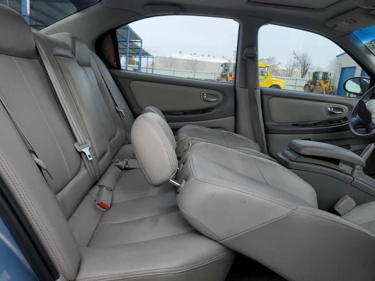 2001 Nissan Maxima - Image 10