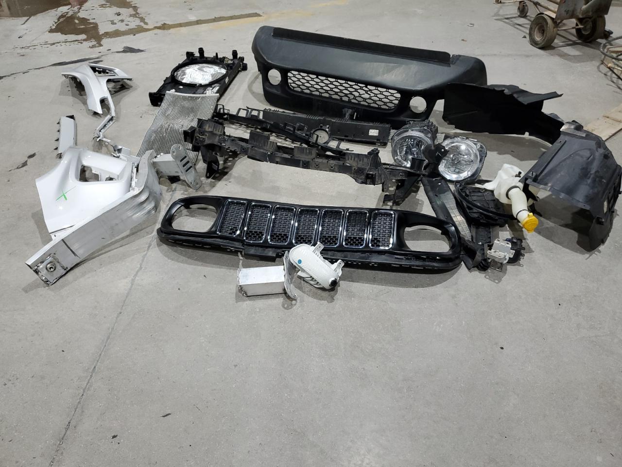 2020 Jeep Renegade - Image 13