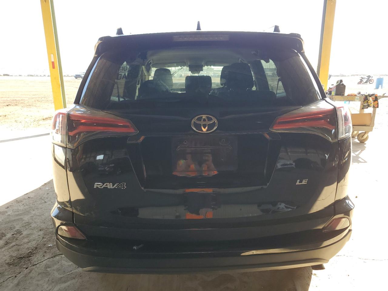 2018 Toyota RAV 4 - Image 6